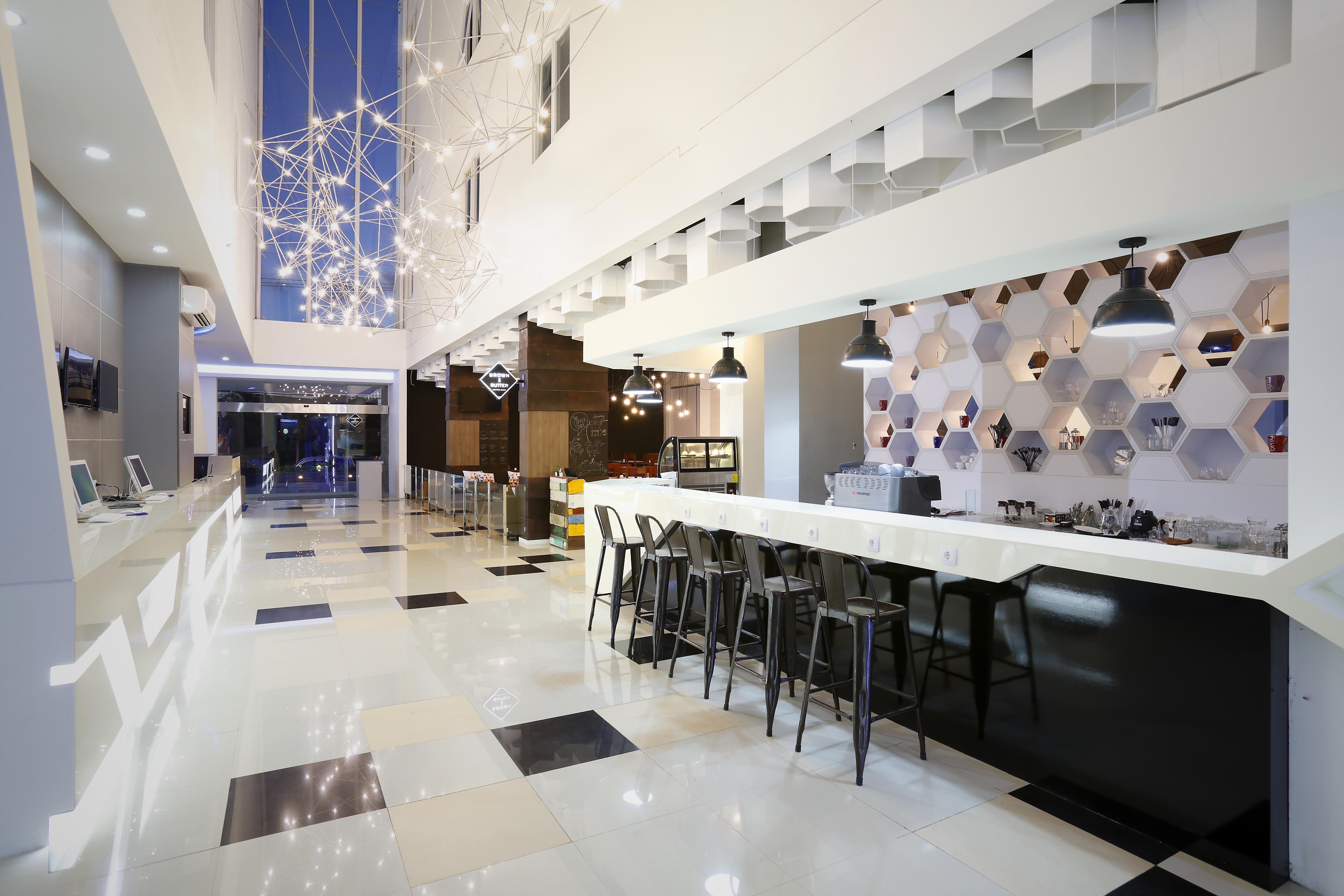 Berry Biz Hotel Seminyak Exterior foto